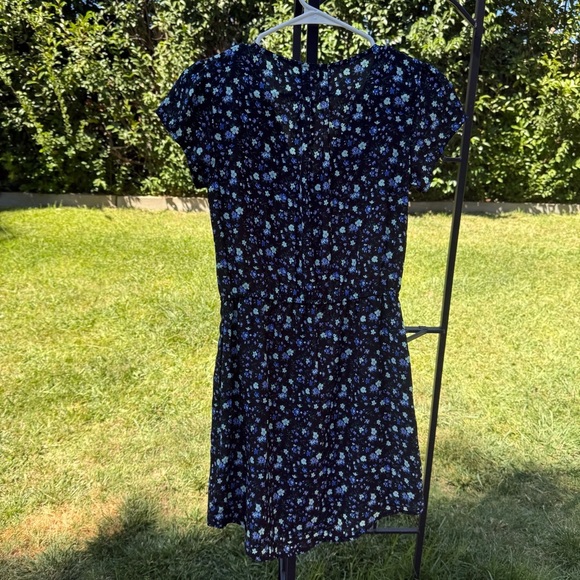 Kimchi Blue Sheer Floral Dress in Blue and black ditzy flower pattern Size Small - Picture 4 of 8